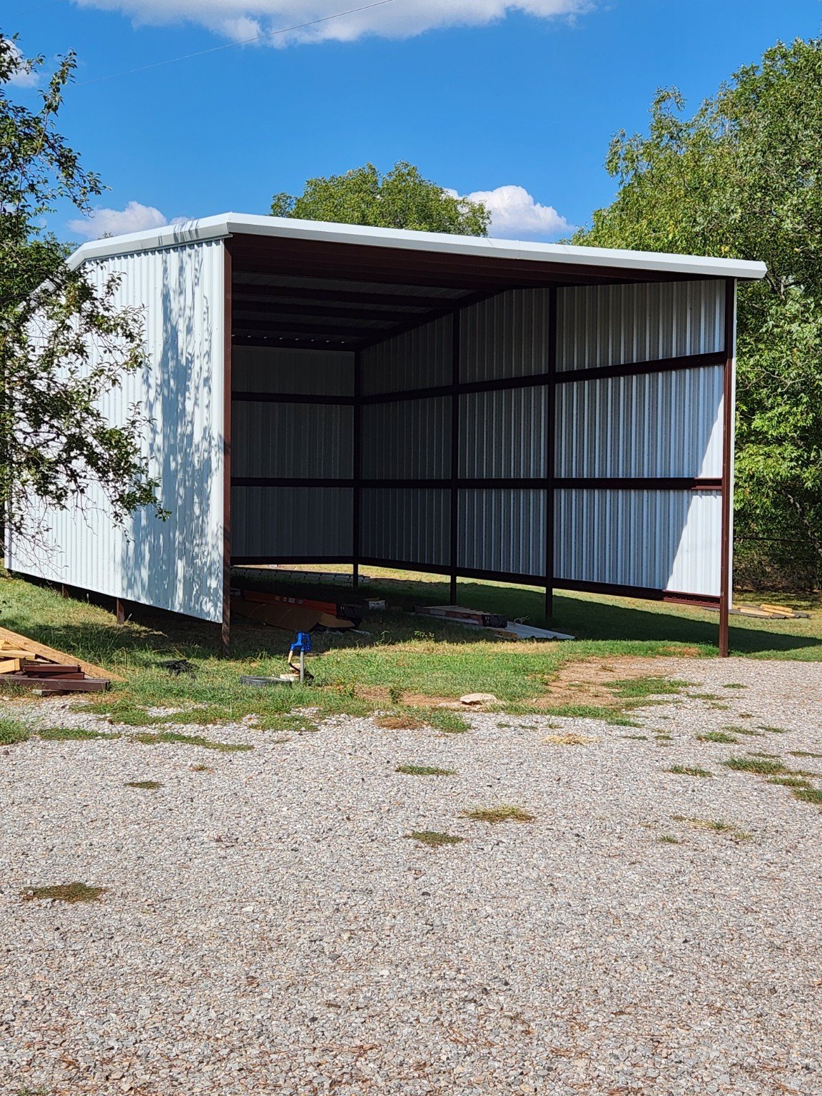Equipment shelter